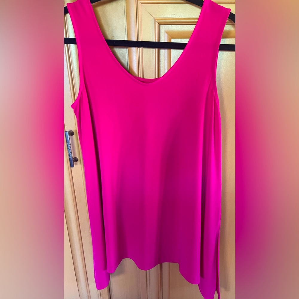 Hot pink sleeves.